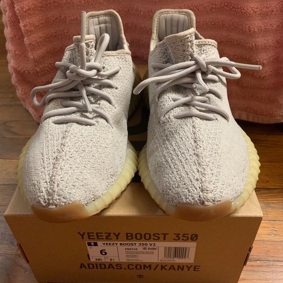 Yeezy Boost 350 V2 Sesame - Picture 2 of 7